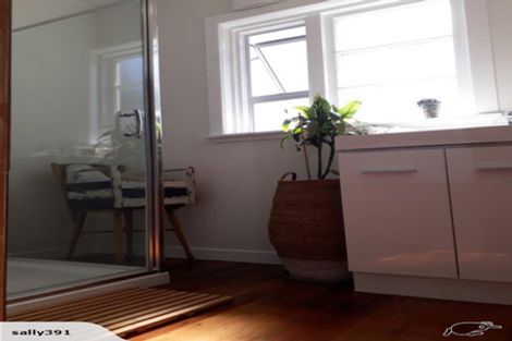 Photo of property in 39 Hudson Street, Island Bay, Wellington, 6023