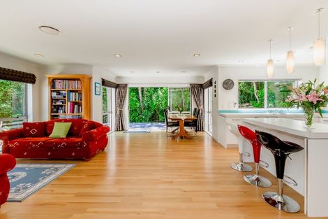 Photo of property in 13 Kakariki Grove, Waikanae, 5036