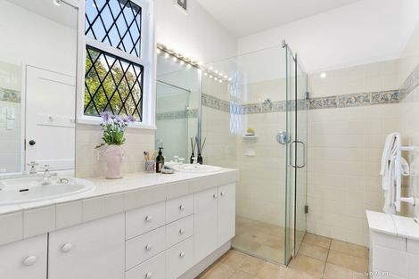 Photo of property in 41 Wadestown Road, Wadestown, Wellington, 6012