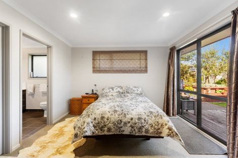 Photo of property in 26 Weka Place, Picton, 7220