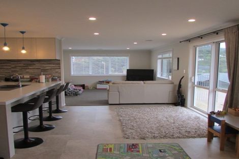 Photo of property in 208 Navigation Drive, Whitby, Porirua, 5024