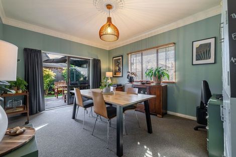 Photo of property in 8 Mcarthur Street, Terrace End, Palmerston North, 4410