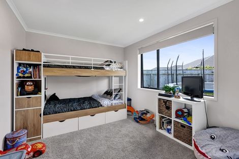 Photo of property in 10 Kararaina Close, Whalers Gate, New Plymouth, 4310