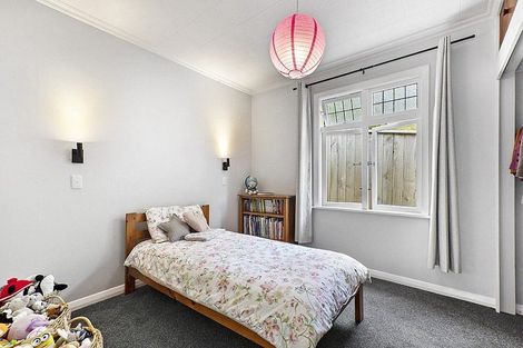 Photo of property in 94 Parkvale Road, Karori, Wellington, 6012