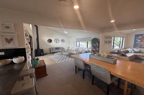 Photo of property in 9a Shadon Place, Stanmore Bay, Whangaparaoa, 0932