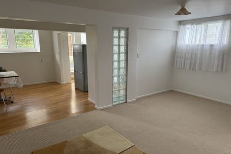 Photo of property in 32 Diana Drive, Glenfield, Auckland, 0627