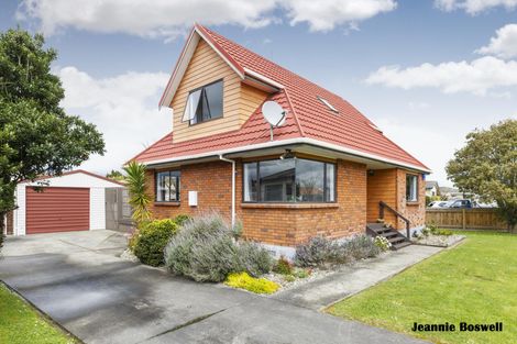 Photo of property in 41 Dalfield Place, Highbury, Palmerston North, 4412