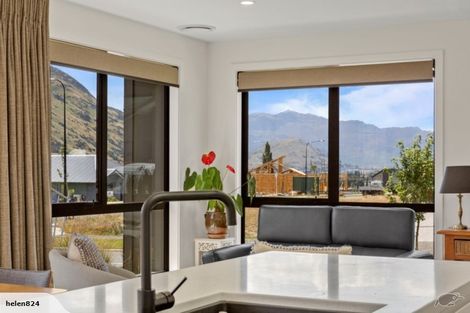 Photo of property in 39 Shepherd Road, Jacks Point, Queenstown, 9371