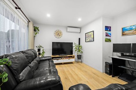 Photo of property in 1/185 Swanson Road, Henderson, Auckland, 0610