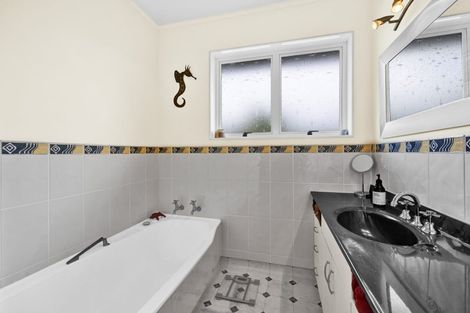 Photo of property in 56 Rewa Street, Inglewood, 4330