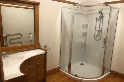 Photo of property in 18 Raroa Road, Kelburn, Wellington, 6012