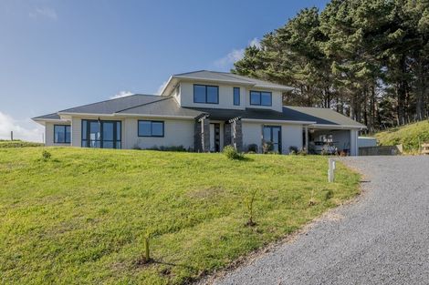 Photo of property in 100 Harakeke Road, Te Horo, Otaki, 5581