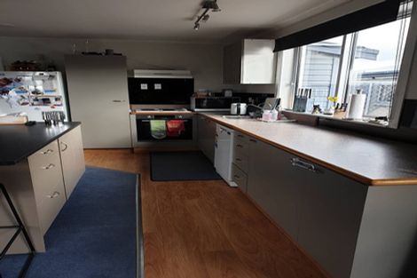 Photo of property in 30 Kilmarnock Street, Wallacetown, 9816