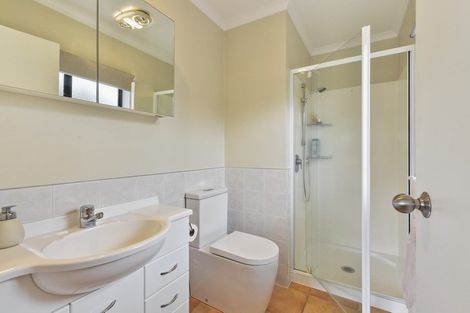 Photo of property in 4 Croftview Road, Wattle Downs, Auckland, 2103