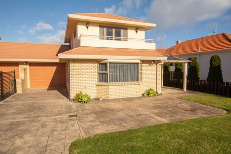 Photo of property in 60a Pitau Road, Mount Maunganui, 3116