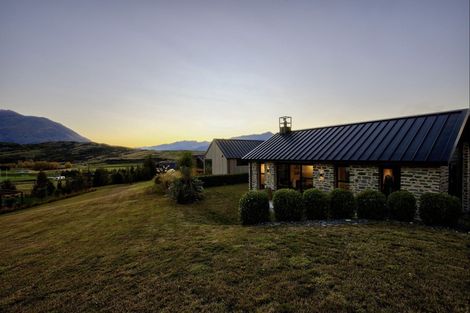 Photo of property in 10 Arran Lane, Jacks Point, Queenstown, 9371