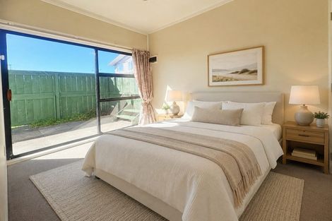 Photo of property in 67 Lincoln Park Avenue, Massey, Auckland, 0614