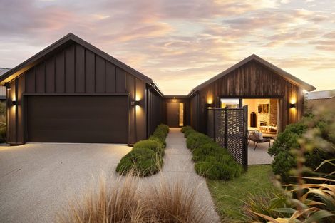 Photo of property in 17 Kerrera Lane, Jacks Point, Queenstown, 9371