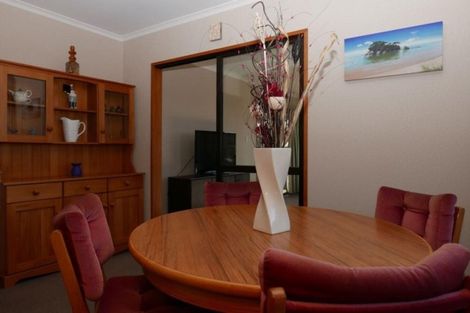 Photo of property in 2/8 James Condon Place, Redwood, Christchurch, 8051