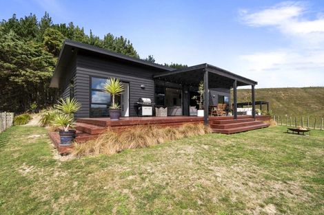 Photo of property in 338 Valley Road, Colyton, Feilding, 4775
