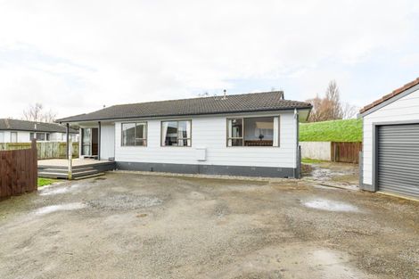 Photo of property in 33 Escort Grove, Awapuni, Palmerston North, 4412