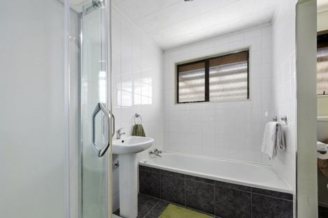 Photo of property in 68a Gemstone Drive, Birchville, Upper Hutt, 5018