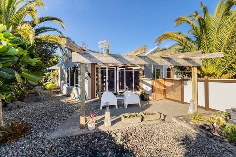 Photo of property in 43 Quadrant Heights, Paraparaumu, 5032