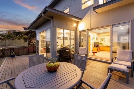Photo of property in 5 Seascape View, Paremata, Porirua, 5024