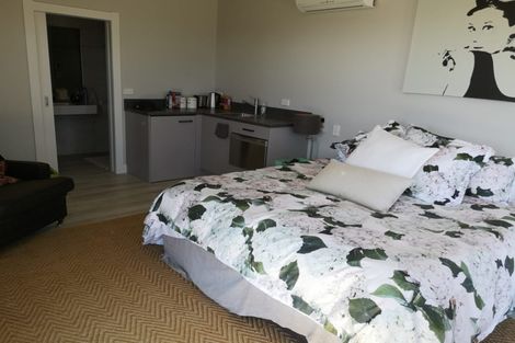 Photo of property in 73 Keanes Road, Maraetai, Howick, 2571