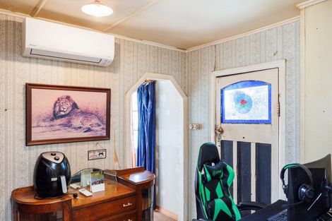 Photo of property in 1 Farmer Street, Sanson, 4817