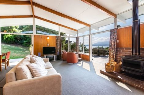 Photo of property in 17 Te Kopua Street, Acacia Bay, Taupo, 3330