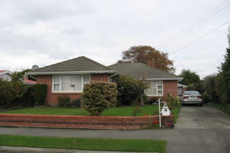 Photo of property in 16 Shearer Avenue, Papanui, Christchurch, 8052