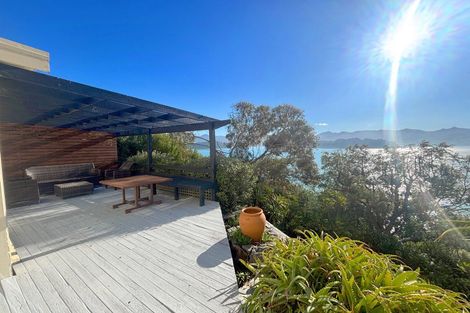 Photo of property in 9 Bayview Road, Charteris Bay, Lyttelton, 8971
