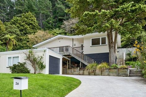Photo of property in 24 Elmslie Road, Pinehaven, Upper Hutt, 5019