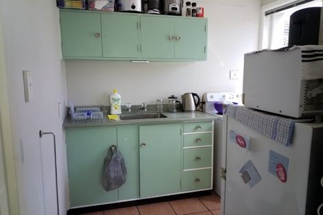 Photo of property in Churchill Flats, 213 The Terrace, Wellington Central, Wellington, 6011