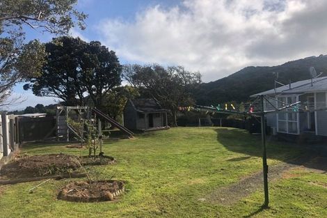 Photo of property in 5 Holly Grove, Maungaraki, Lower Hutt, 5010