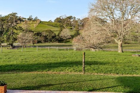Photo of property in 154 Awa Road, Kumeu, 0891