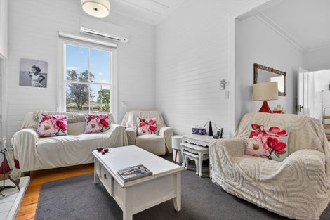 Photo of property in 32 Franklin Road, Paparoa, 0571