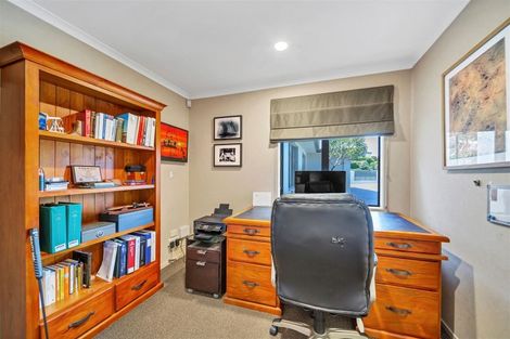 Photo of property in 9 Sampson Avenue, Waiwhakaiho, New Plymouth, 4312