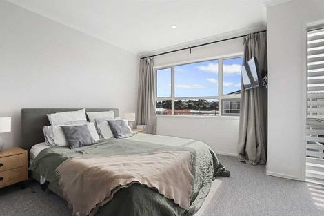 Photo of property in 3 Sanremo Lane, Stanmore Bay, Whangaparaoa, 0932