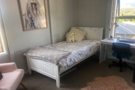 Photo of property in 2 Tuhua Lane, Brown Owl, Upper Hutt, 5018