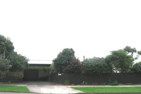 Photo of property in 12 Poneke Drive, Waikanae, 5036