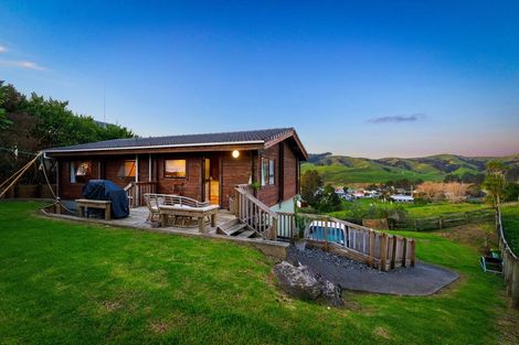 Photo of property in 17e Nelson Street, Helensville, 0800