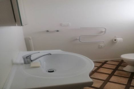 Photo of property in 1/613 Glenfield Road, Totara Vale, Auckland, 0629