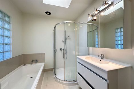 Photo of property in 38 Wyoming Avenue, Murrays Bay, Auckland, 0630