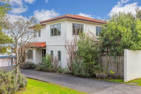 Photo of property in 2/360 East Coast Road, Sunnynook, Auckland, 0630