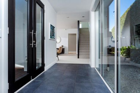 Photo of property in 223a Hurstmere Road, Takapuna, Auckland, 0622