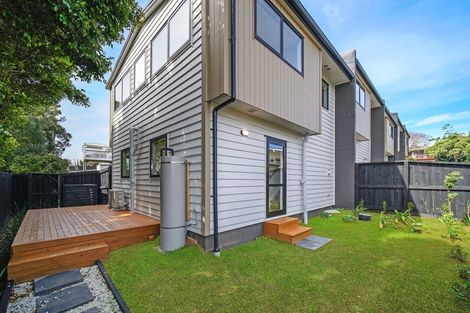 Photo of property in 16 Jade Avenue, Pakuranga Heights, Auckland, 2010