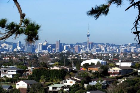 Photo of property in 134 Sunset Road, Unsworth Heights, Auckland, 0632