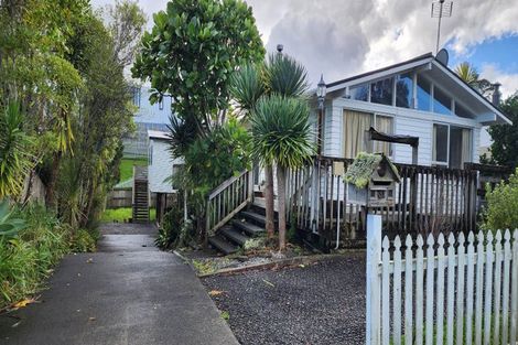 Photo of property in 31 Stott Avenue, Birkdale, Auckland, 0626